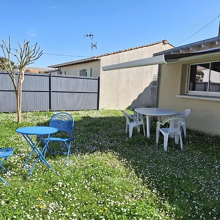 Maison Plain-pied A 500m De L'ocean Pour 6 Pers, Jardin, Barbecue - Fr-1-706-37 Holiday home Chatelaillon-Plage